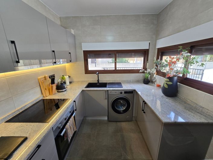 Image No.3-3 Bed Villa for sale