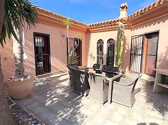 Image No.1-3 Bed Villa for sale