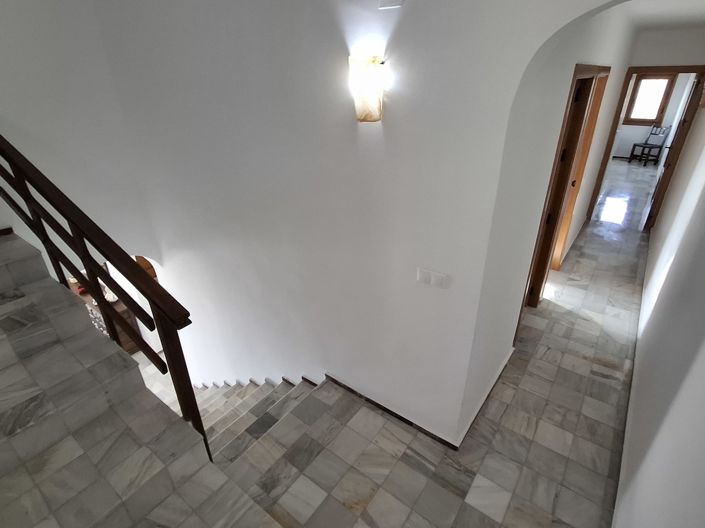 Image No.27-4 Bed Villa for sale