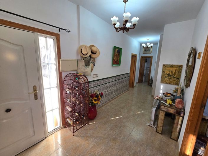 Image No.2-3 Bed Villa for sale