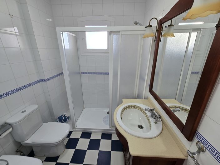 Image No.18-3 Bed Property for sale