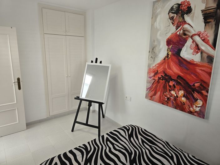 Image No.20-3 Bed Property for sale