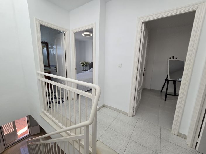 Image No.26-3 Bed Property for sale