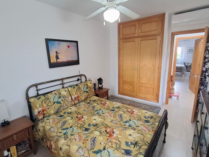 Image No.11-2 Bed Property for sale