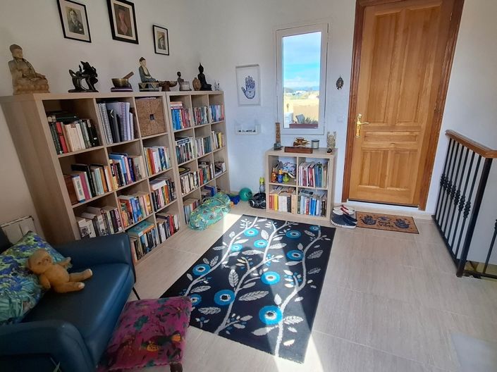 Image No.19-2 Bed Property for sale