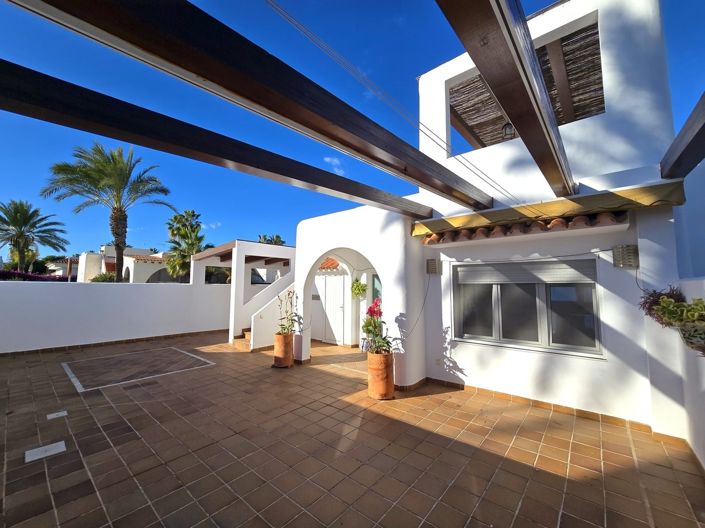 Image No.3-4 Bed Villa for sale