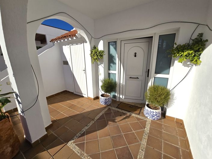 Image No.4-4 Bed Villa for sale