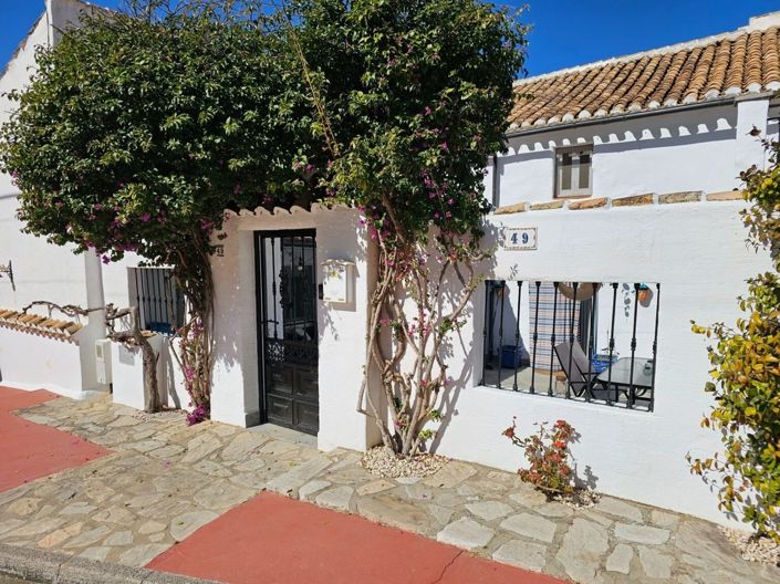 Image No.30-9 Bed Property for sale