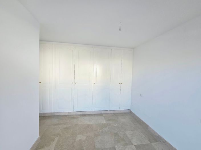 Image No.11-3 Bed Property for sale