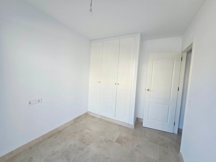 Image No.17-3 Bed Property for sale