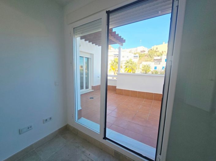 Image No.18-3 Bed Property for sale