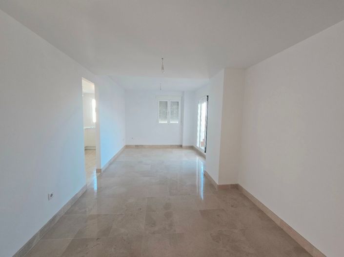 Image No.21-3 Bed Property for sale