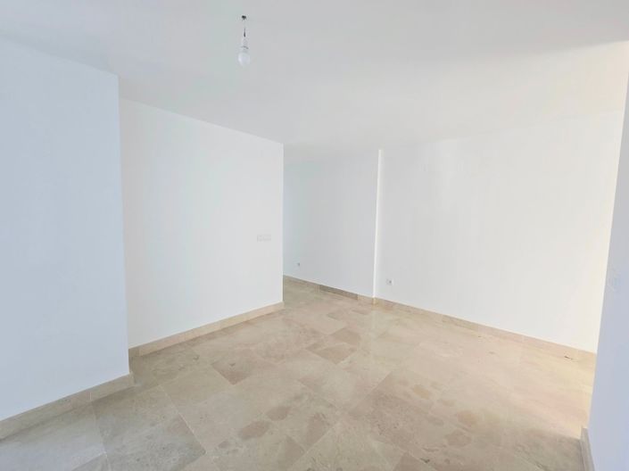 Image No.22-3 Bed Property for sale