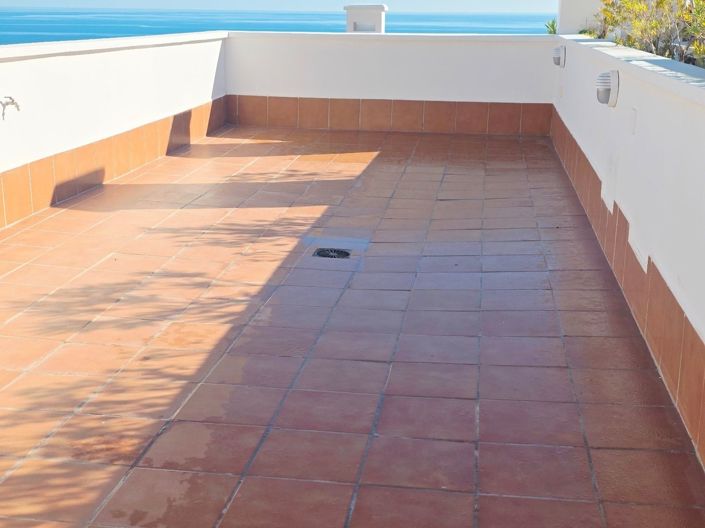 Image No.3-3 Bed Property for sale