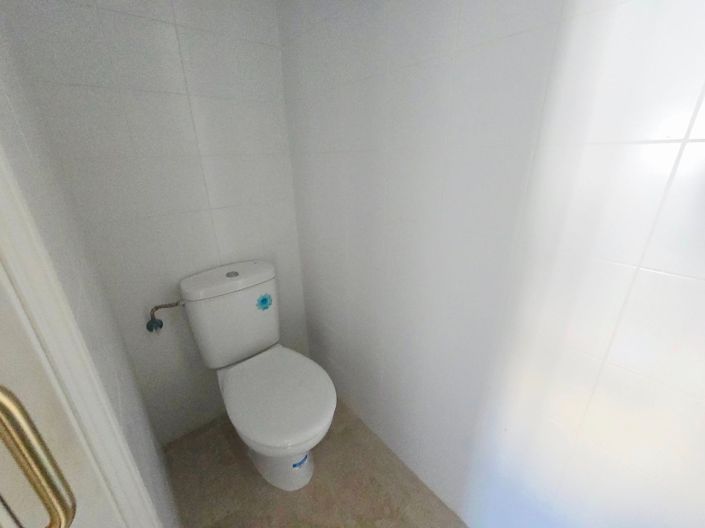 Image No.8-3 Bed Property for sale