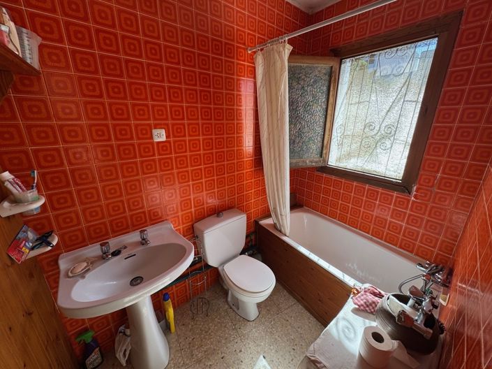 Image No.9-8 Bed Village House for sale