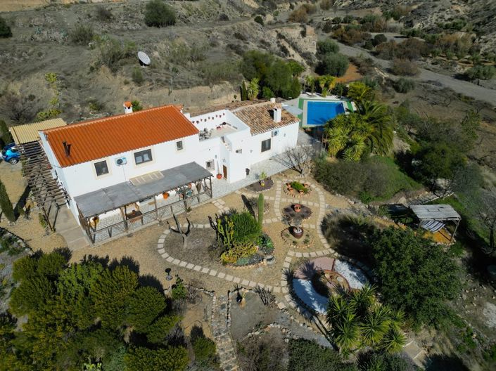 Image No.30-6 Bed Property for sale