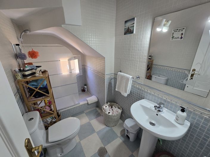 Image No.11-2 Bed Property for sale