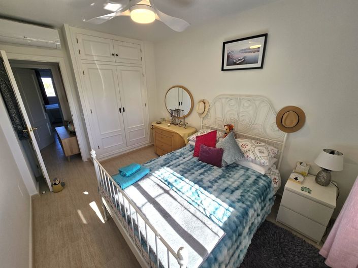 Image No.15-2 Bed Property for sale