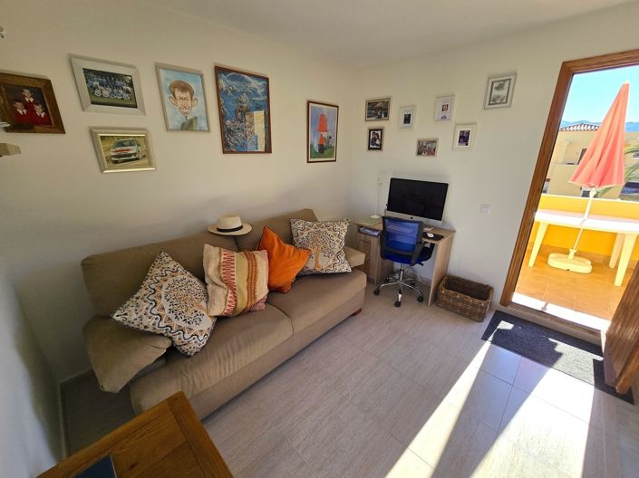 Image No.21-2 Bed Property for sale