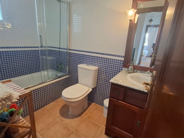 Image No.19-3 Bed Property for sale