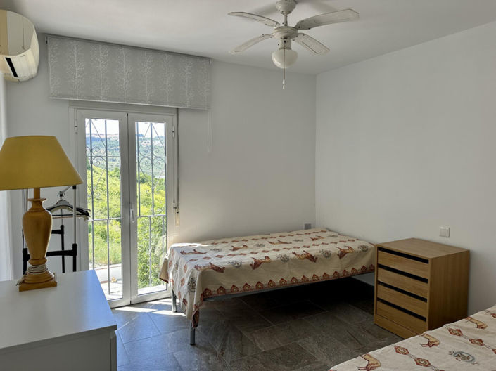 Image No.10-3 Bed Property for sale