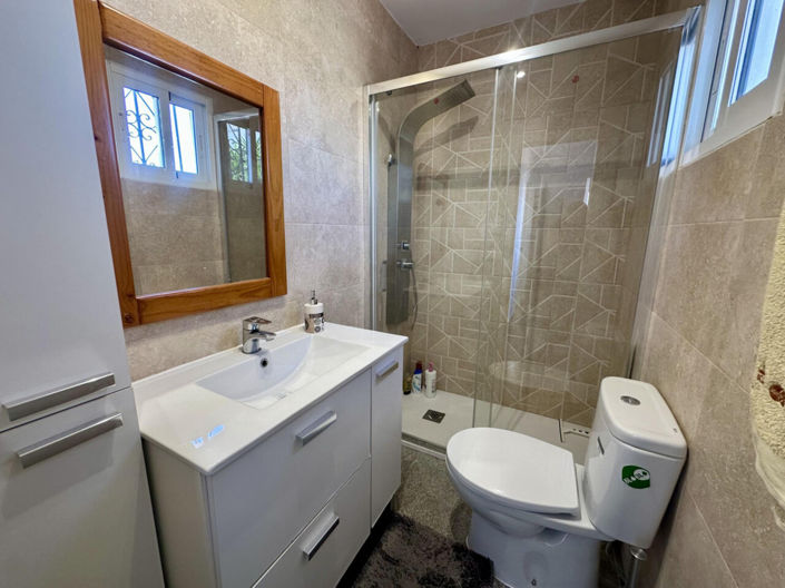 Image No.11-3 Bed Property for sale