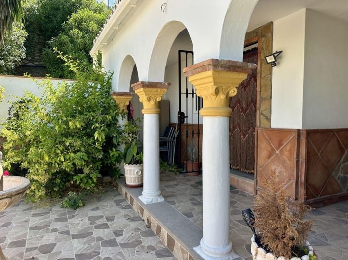 Image No.14-3 Bed Property for sale