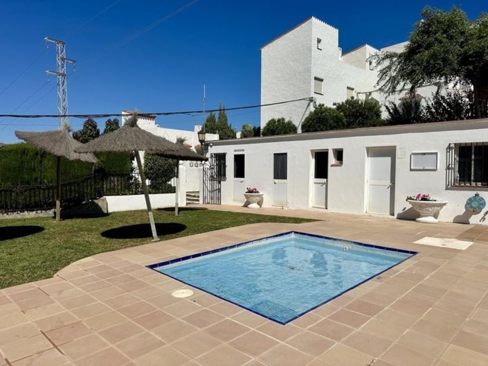 Image No.20-3 Bed Property for sale