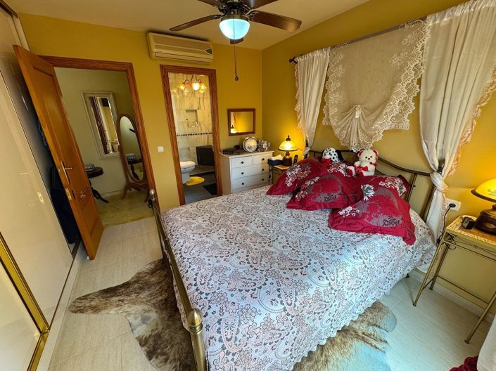 Image No.11-3 Bed Property for sale