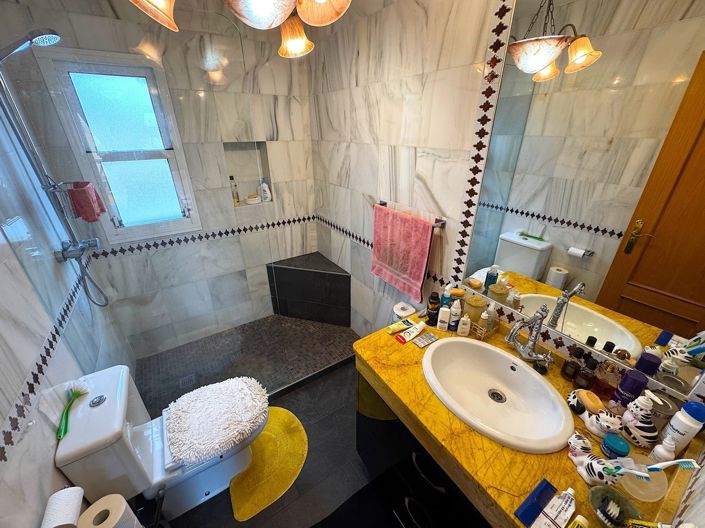 Image No.13-3 Bed Property for sale