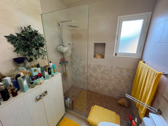 Image No.18-3 Bed Property for sale