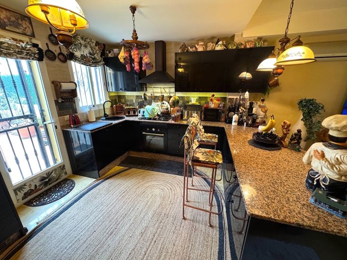 Image No.6-3 Bed Property for sale