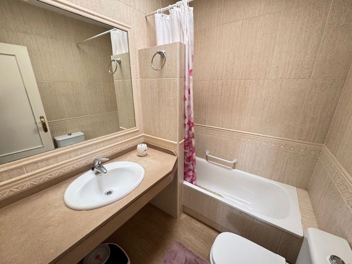 Image No.15-3 Bed Property for sale