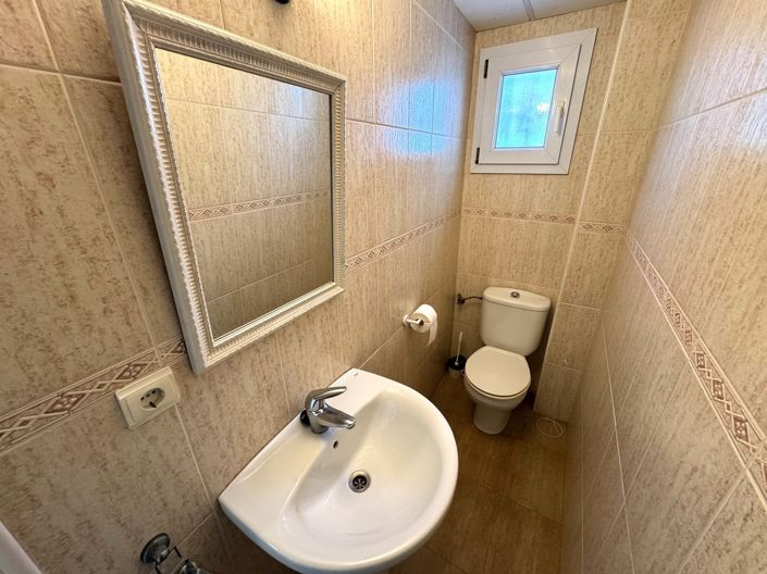 Image No.18-3 Bed Property for sale