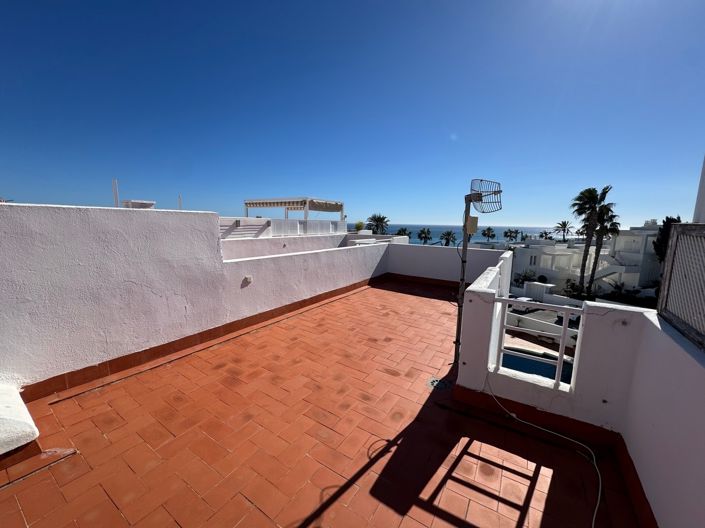 Image No.20-3 Bed Property for sale