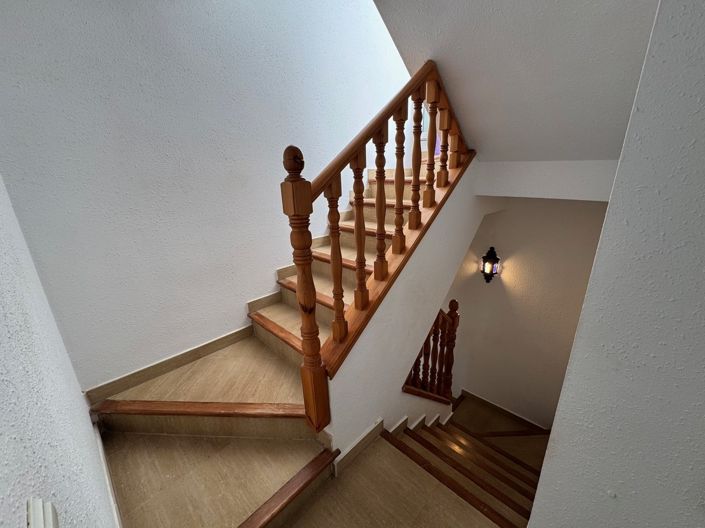 Image No.9-3 Bed Property for sale