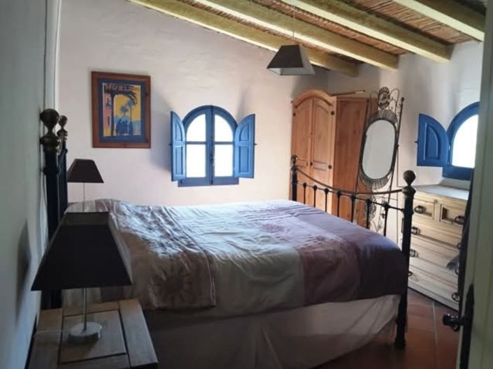 Image No.19-7 Bed Property for sale