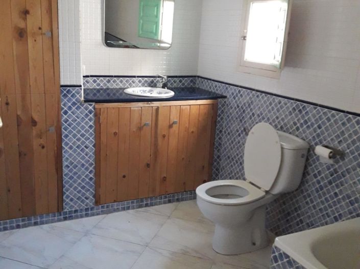 Image No.23-7 Bed Property for sale