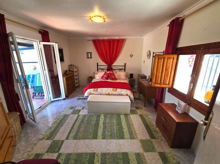 Image No.7-3 Bed Village House for sale