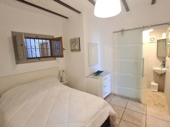 Image No.20-2 Bed Apartment for sale