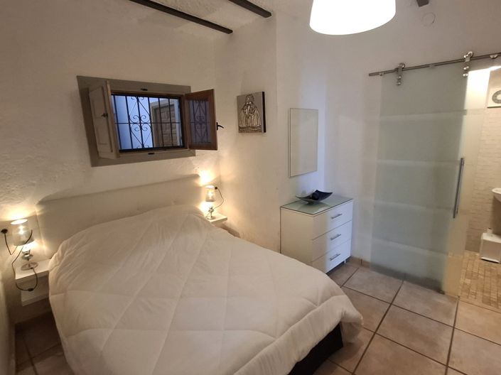 Image No.21-2 Bed Apartment for sale