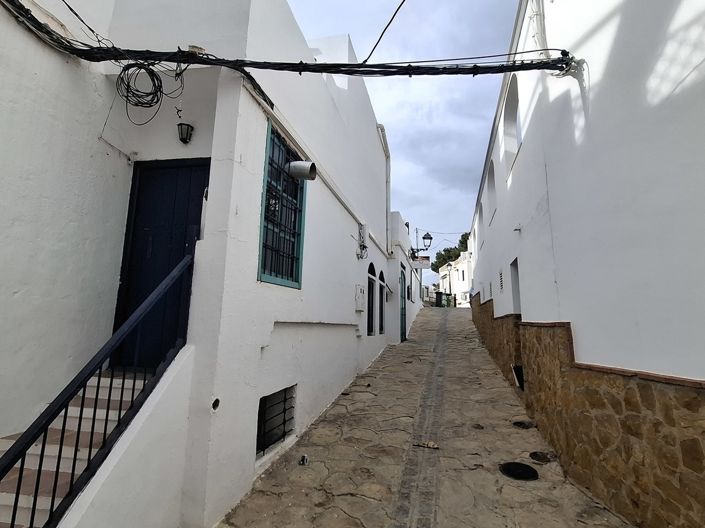 Image No.24-2 Bed Apartment for sale