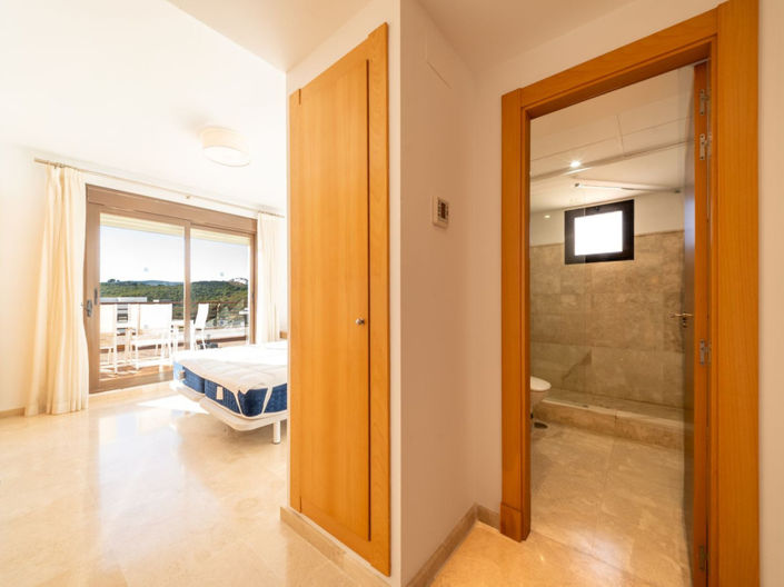 Image No.21-3 Bed Apartment for sale