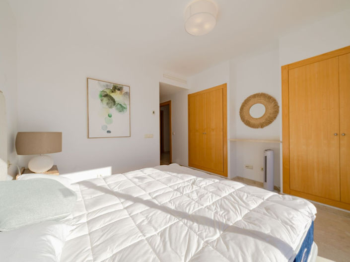 Image No.28-3 Bed Apartment for sale