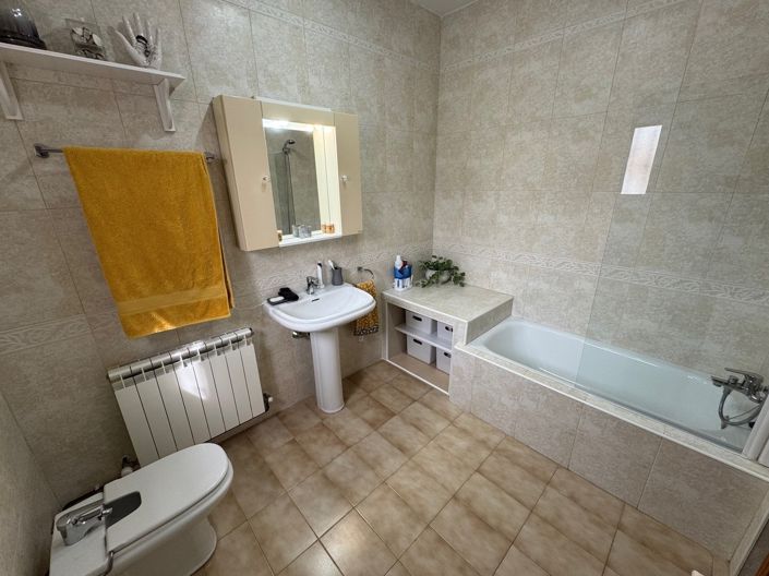 Image No.19-3 Bed Villa for sale