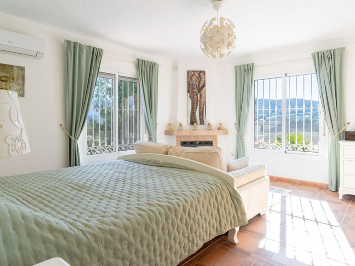 Image No.17-5 Bed Villa for sale