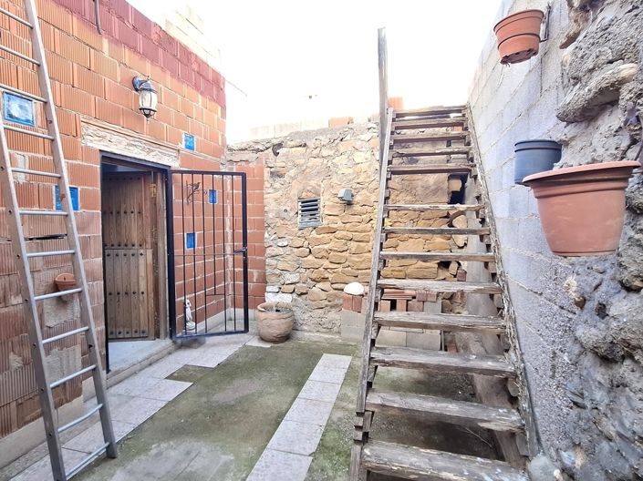 Image No.2-4 Bed Village House for sale