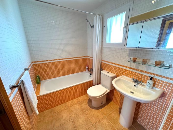 Image No.17-2 Bed Apartment for sale