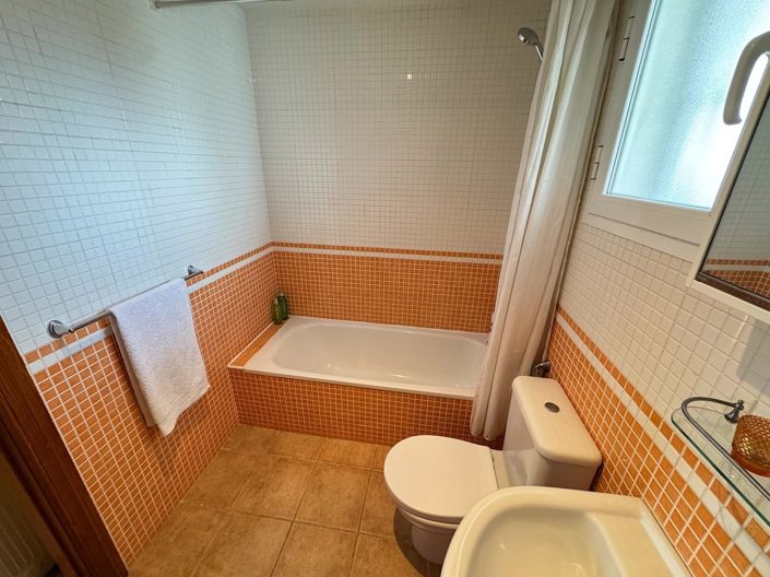 Image No.18-2 Bed Apartment for sale